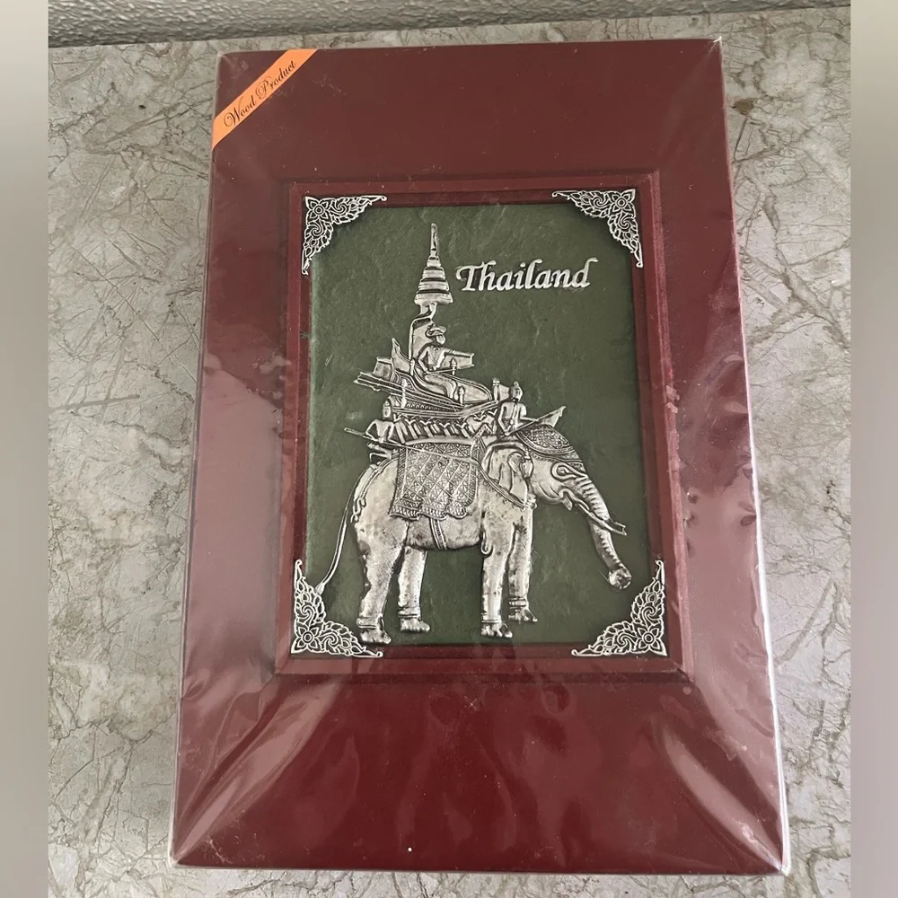 Thai Wooden Chopsticks Set with Elephant Design – 8 Unused - Picture 5 of 5